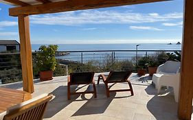 Sea House Iun Q7317